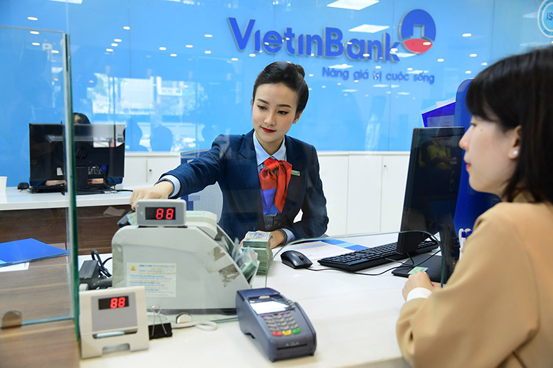 Giao dịch tại Vietinbank.